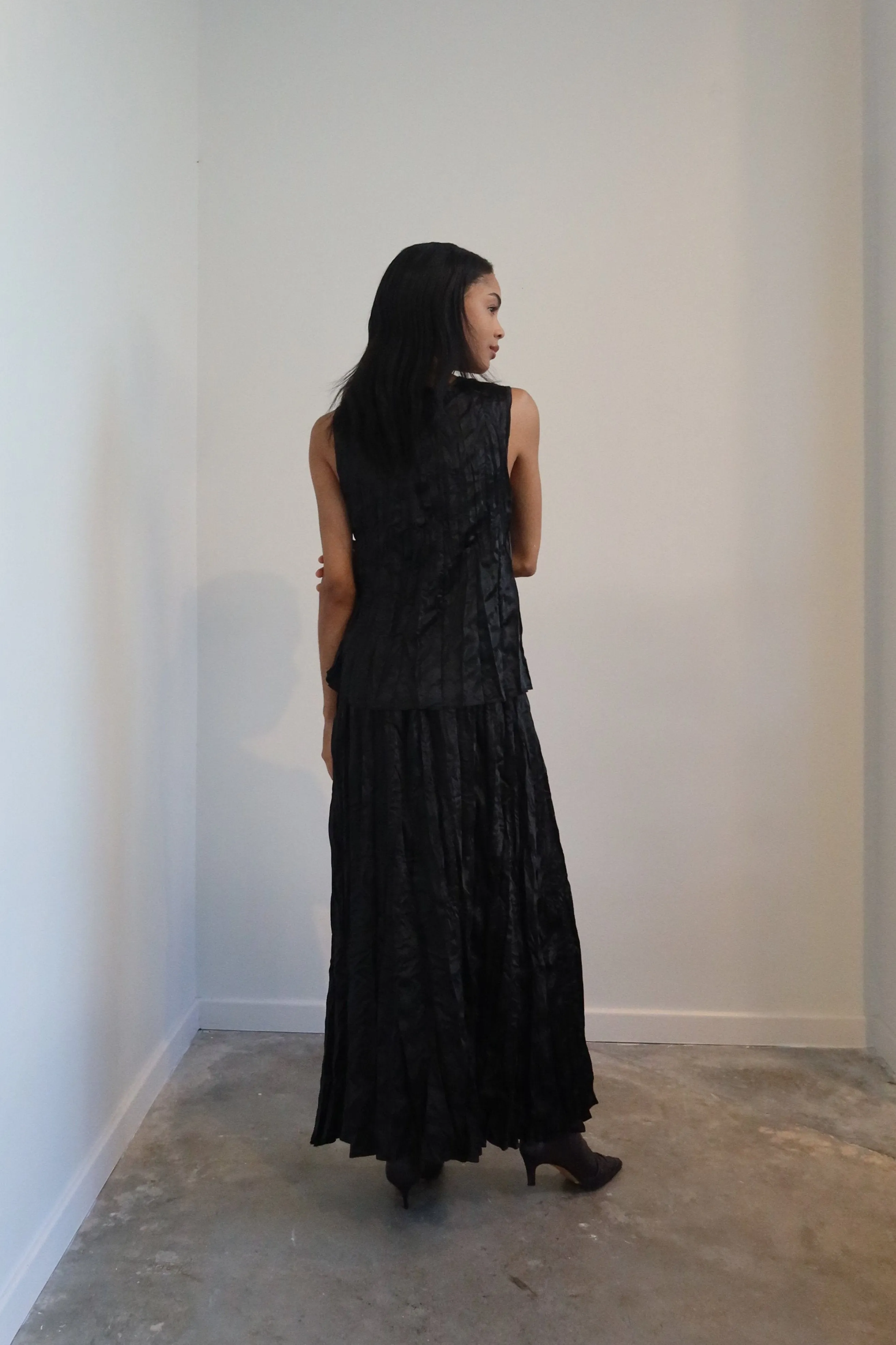 Black Pleated Crinkle Tank Top