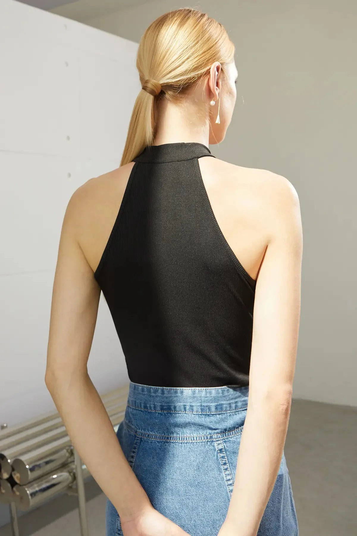 Cut Out Knot Halter Top